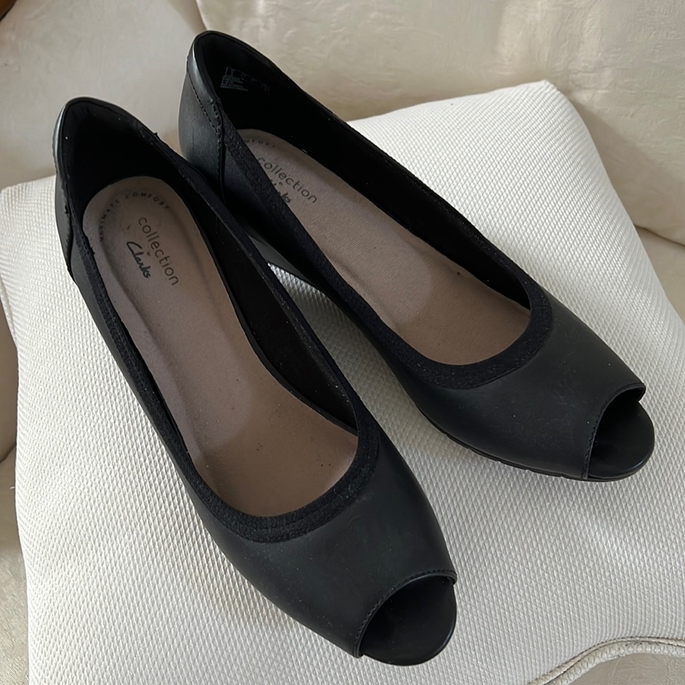 Clarks open toe wedges